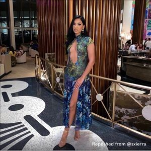 Reposhing this gorg Kim Shui dress. I love it, just looking for something new.